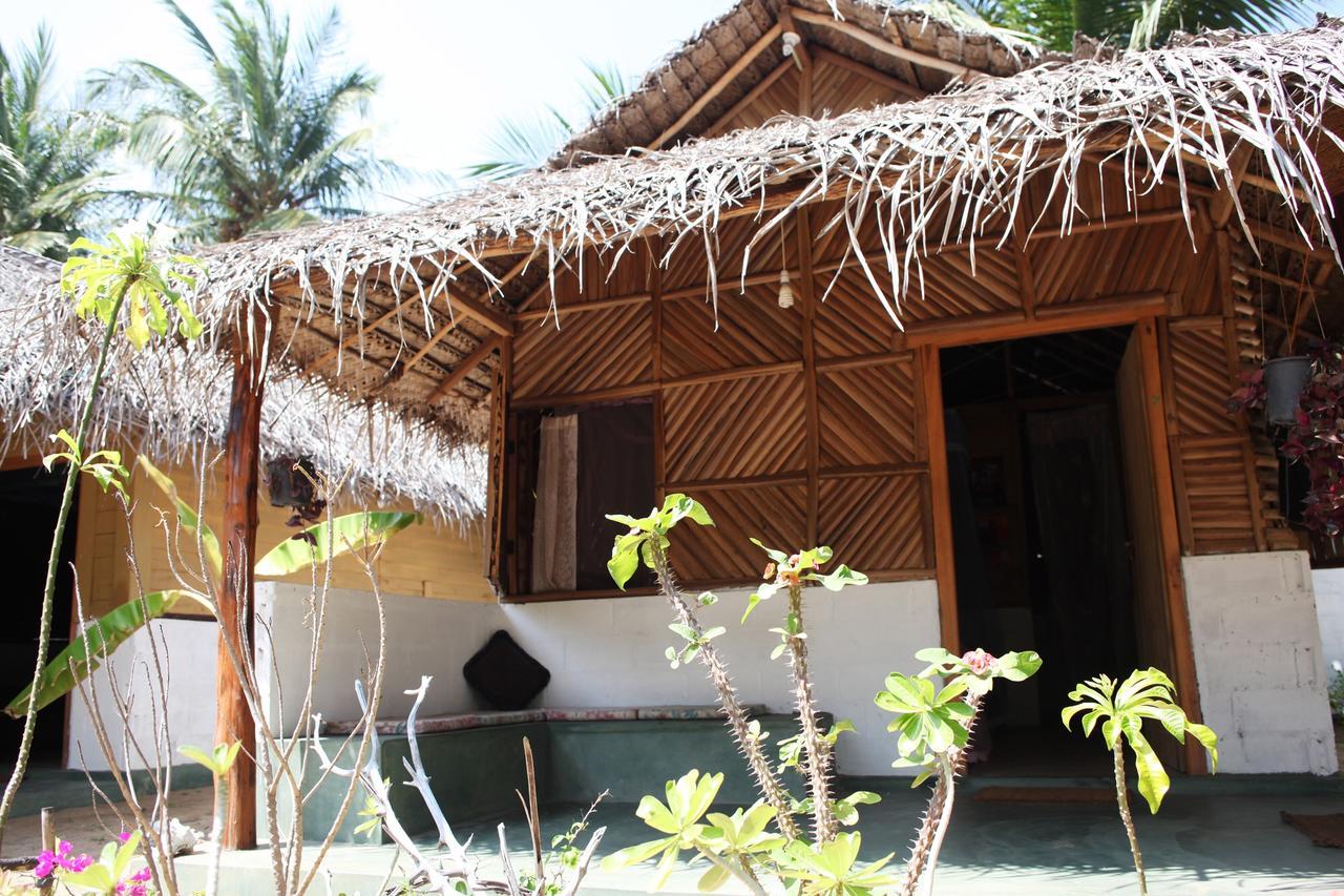 Sun Wind Beach Kalpitiya Kite Resort Exterior photo